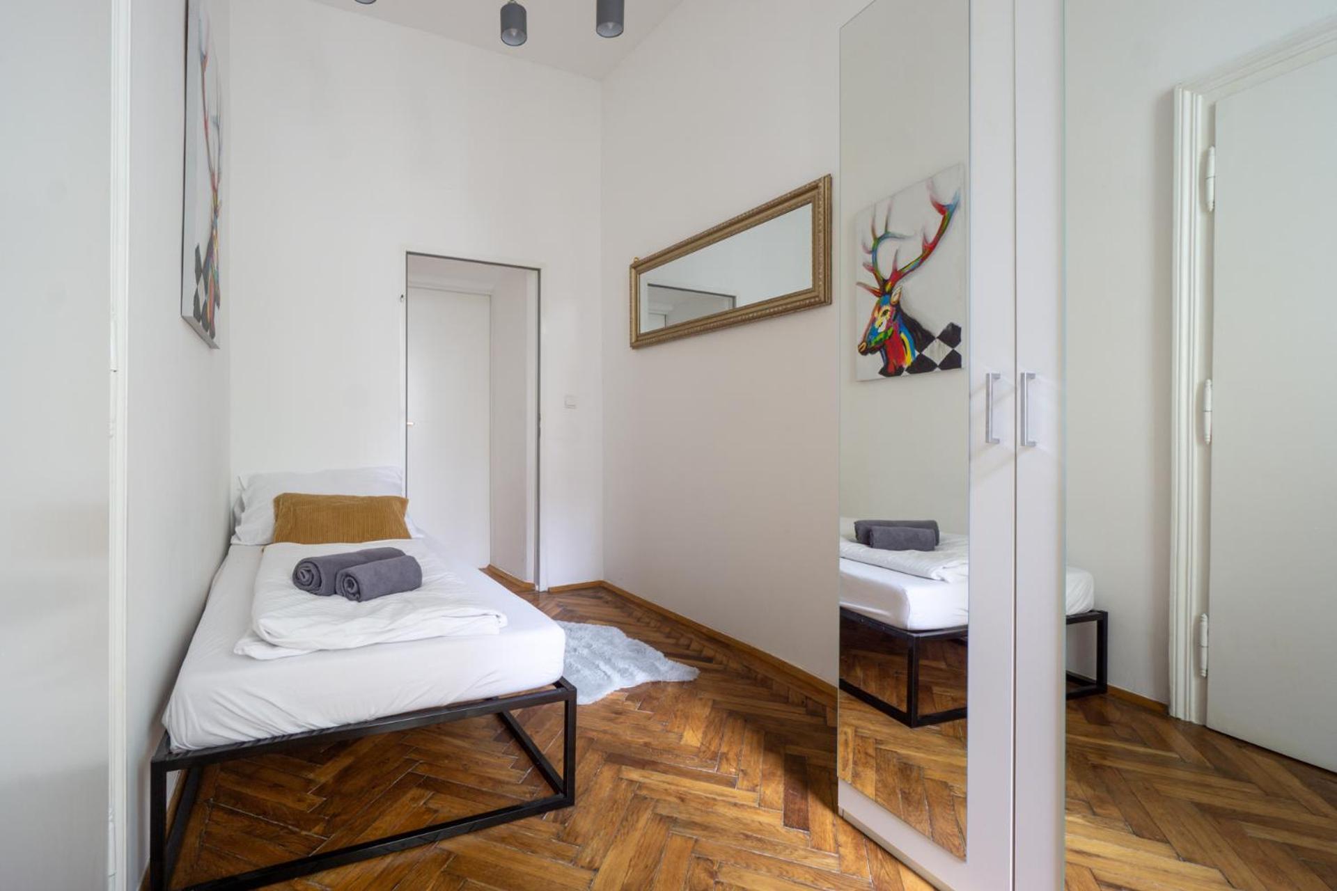 Central Apartment In Viennese Old Building Экстерьер фото